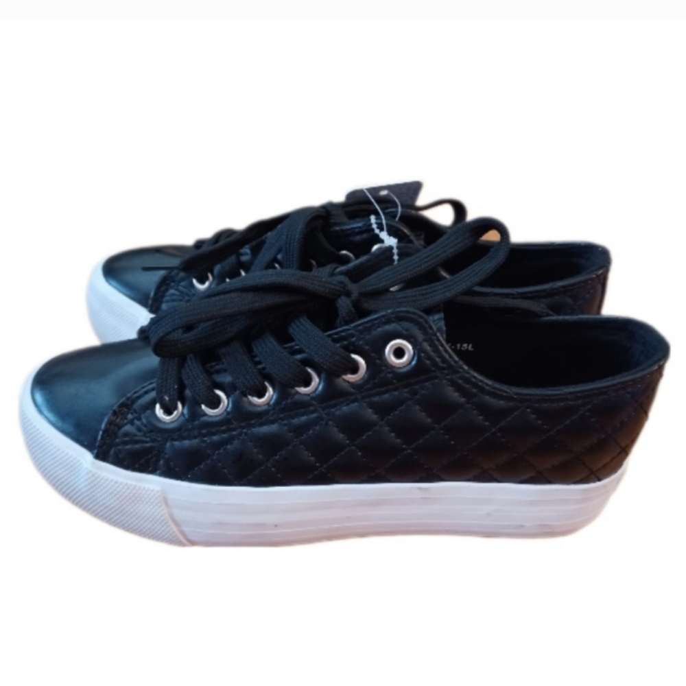 Mudd black sneakers size 8 NWT - Picture 1 of 5